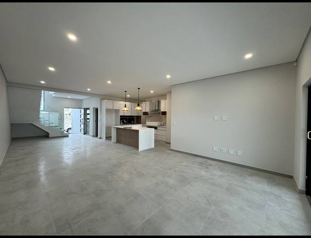 4 BEDROOM HOUSE FOR SALE IN SANDOWN